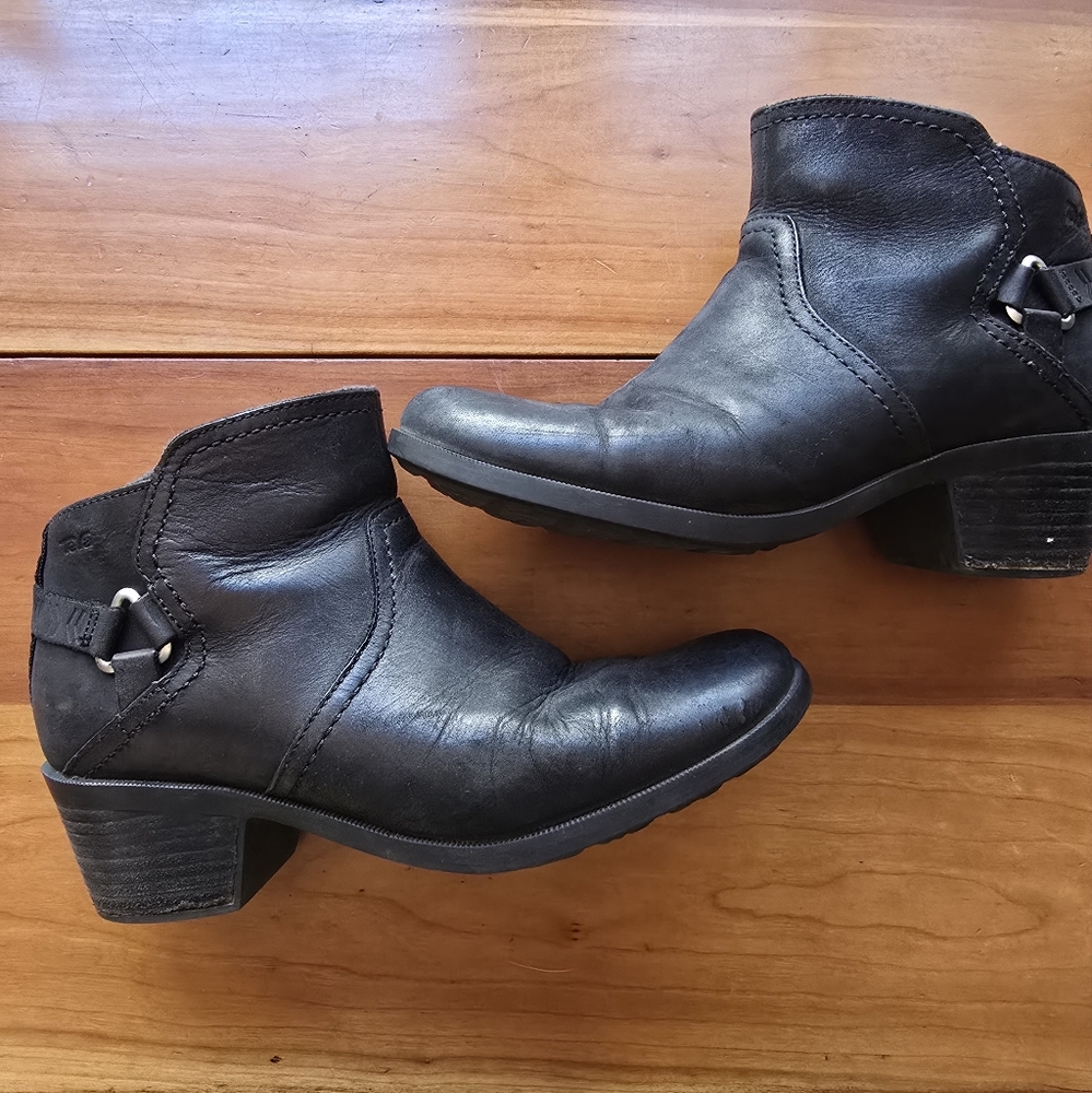 Teva Women's Foxy Waterproof Ankle Bootie - 8.5